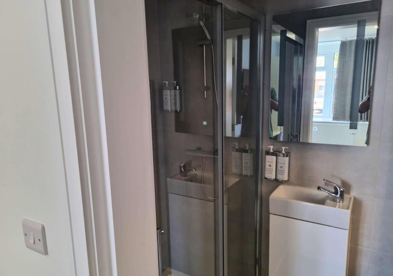 The Coppice Apartment Watford  Ngoại thất bức ảnh