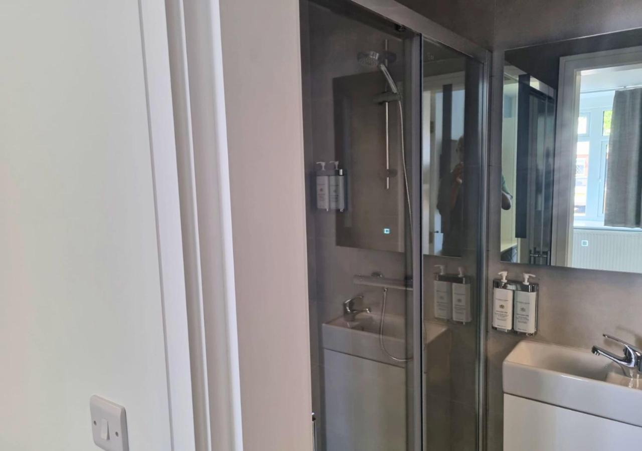 The Coppice Apartment Watford  Ngoại thất bức ảnh