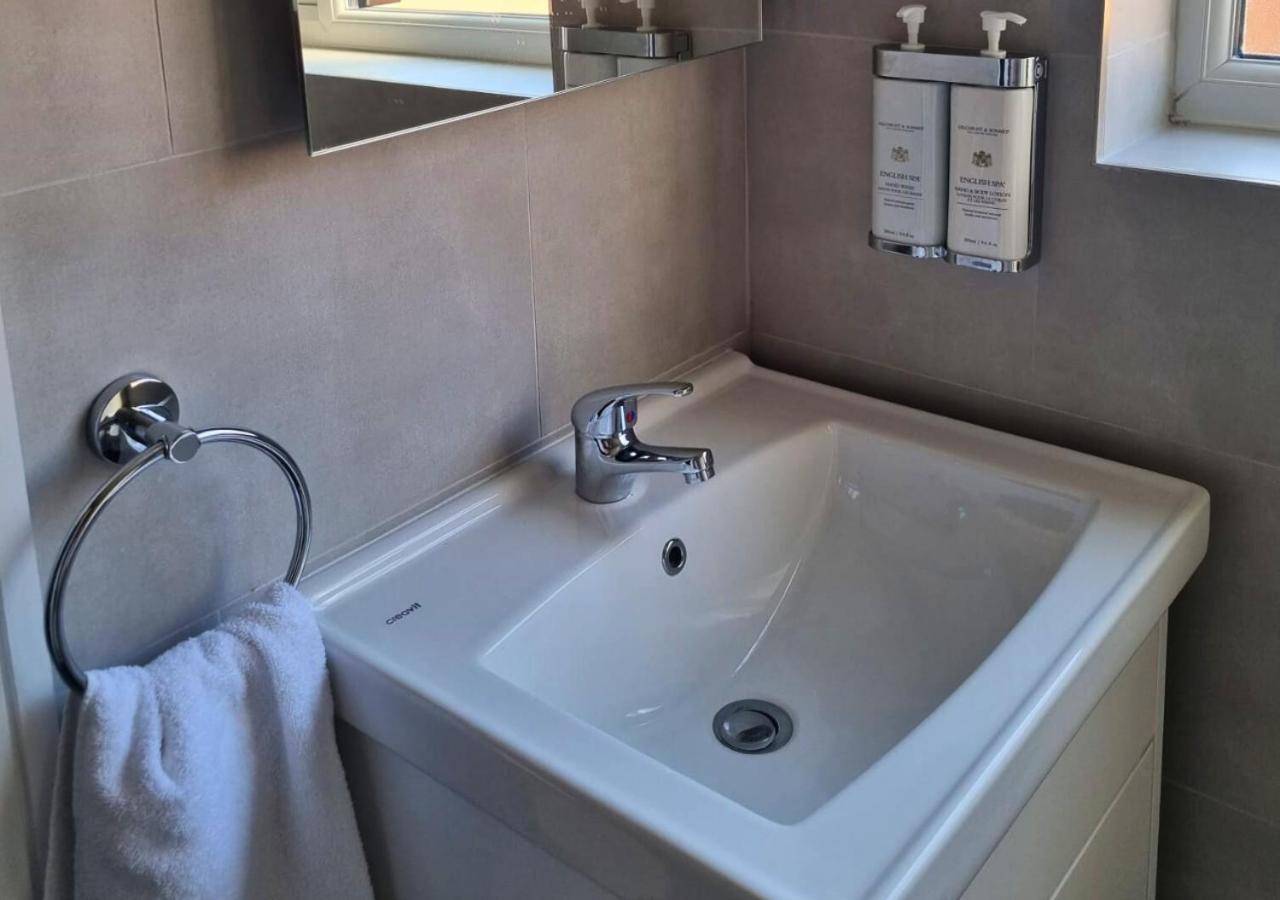 The Coppice Apartment Watford  Ngoại thất bức ảnh